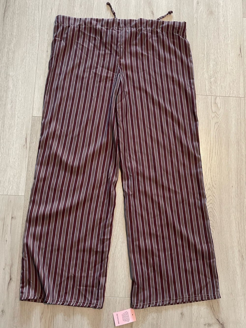 PrettyLittleThing Burgundy & White Vertical Stripe Wide Leg Pants - Picture 6 of 6